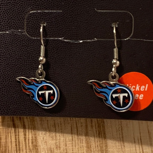 Titans NFL Dangle Earrings - Picture 4 of 7